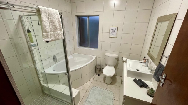 WhatsApp Image 2024-12-10 at 21.33.52 (2)